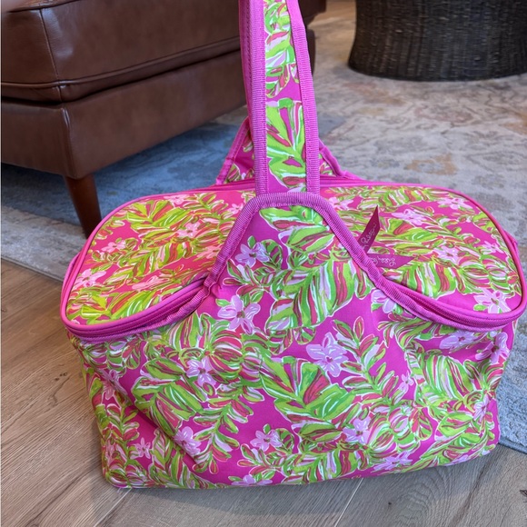 Lilly Pulitzer Party Cooler in the Jungle Tumble print - Picture 3 of 8